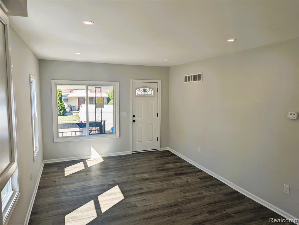 8244 Hupp Avenue, Warren, MI 48089 — Photo 4