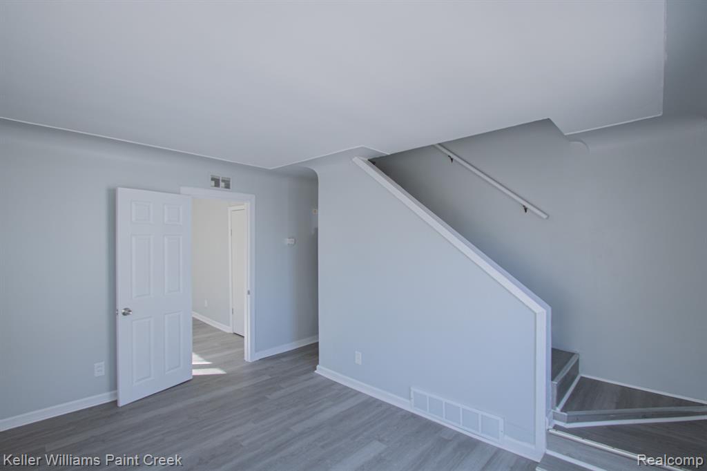 8493 Jewett Avenue, Warren, MI 48089 — Photo 18