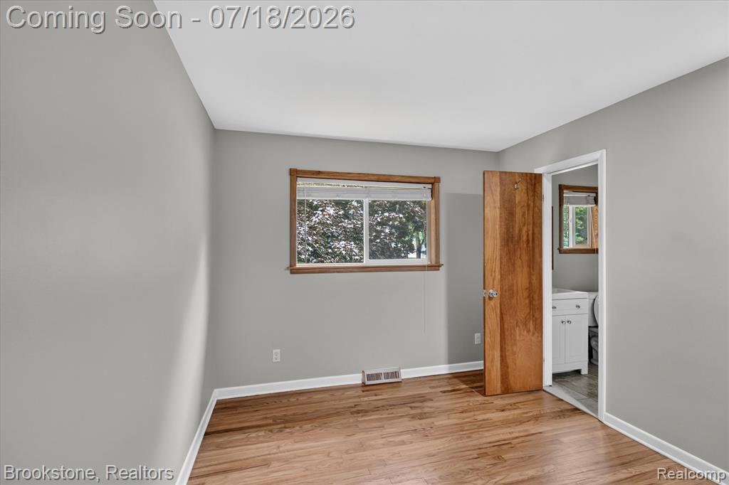 7176 Perry Lake Road, Clarkston, MI — Photo 20