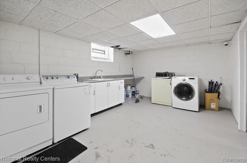 15105 Maplewood Avenue, Eastpointe, MI 48021 — Photo 24