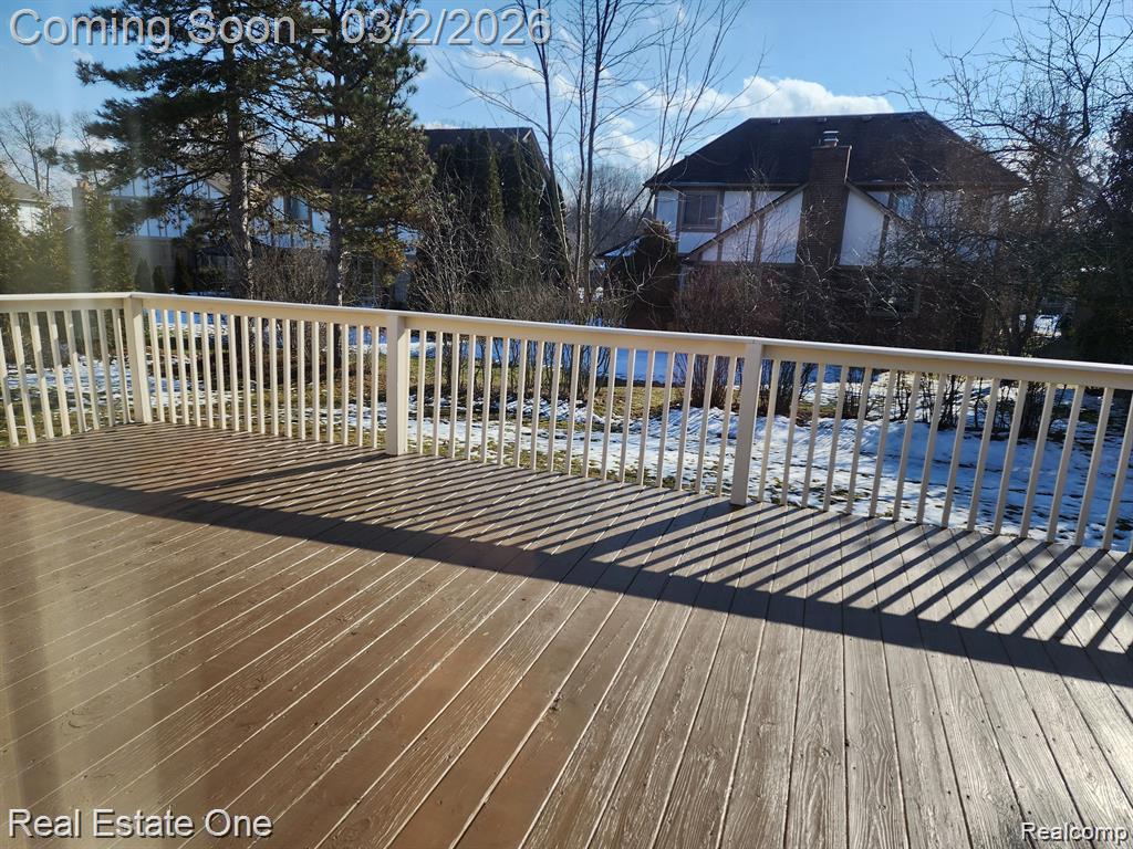 492 BUTTERCUP Drive, Rochester Hills, MI 48307 — Photo 12