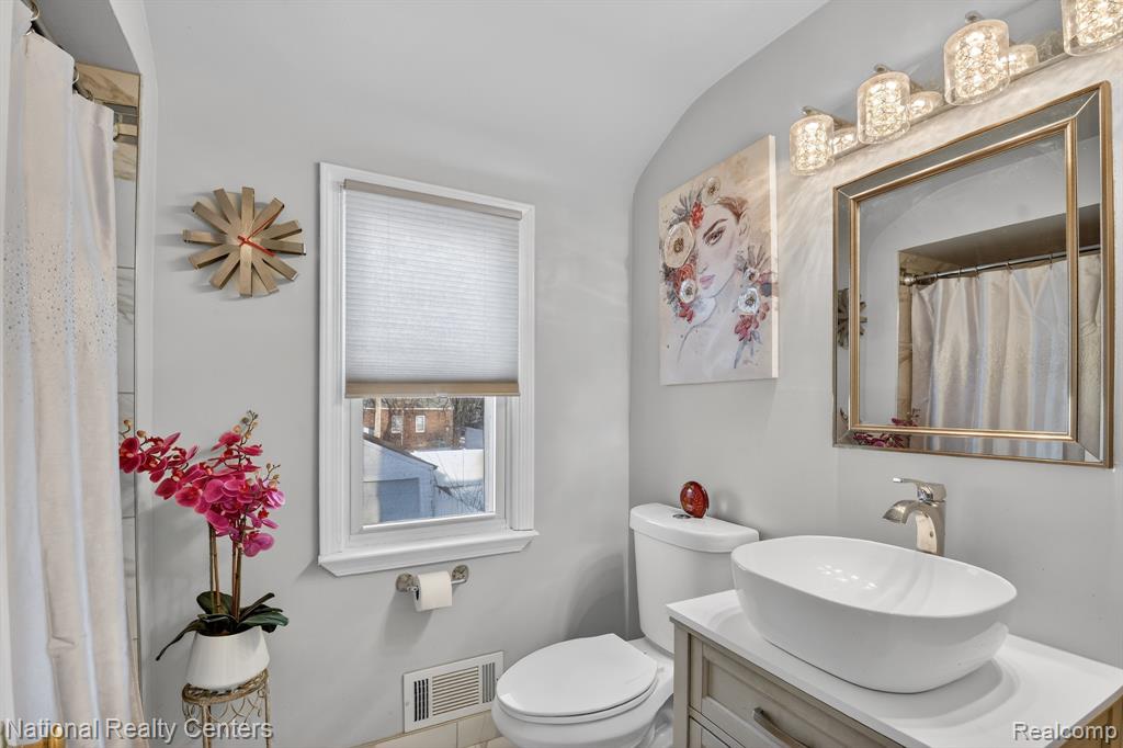 3956 HARVARD Road, Detroit, MI 48224 — Photo 28