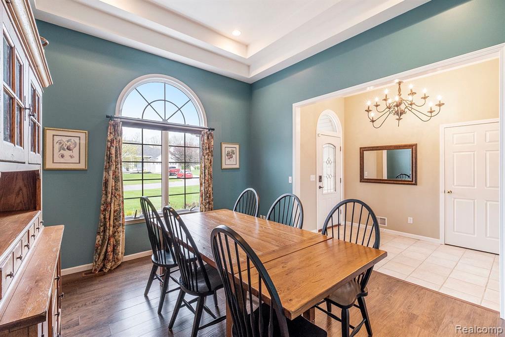 9128 WOODRIDGE Drive, Davison, MI 48423 — Photo 9