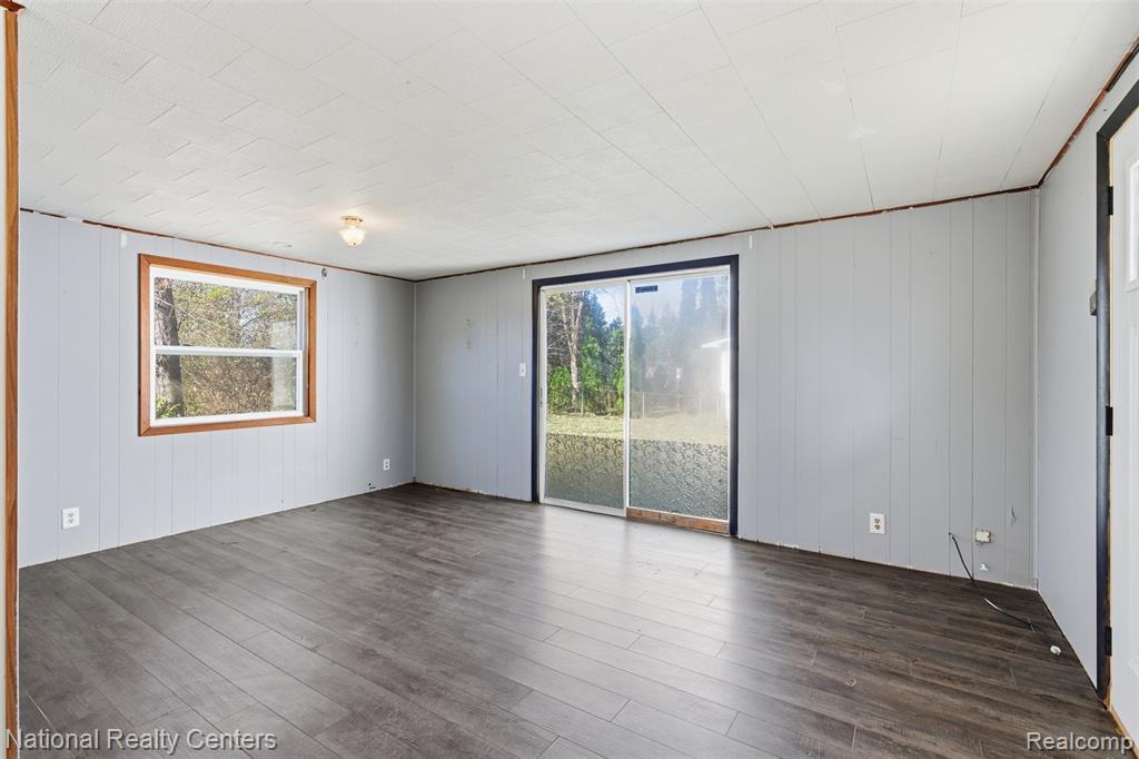 4860 Huston Drive, Orion, MI — Photo 2