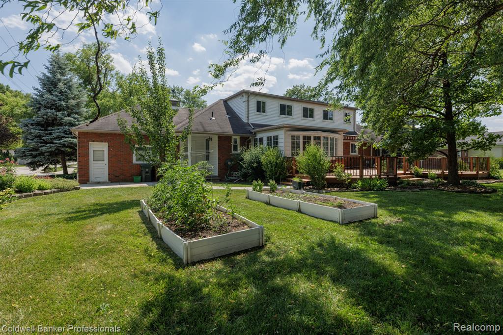 1416 N Renaud Road, Grosse Pointe Woods, MI 48236 — Photo 7