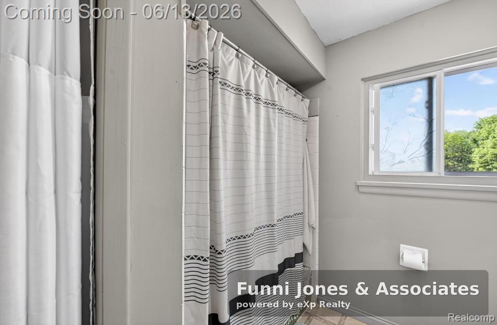 9650 Woodland Court, Ypsilanti, MI 48197 — Photo 17