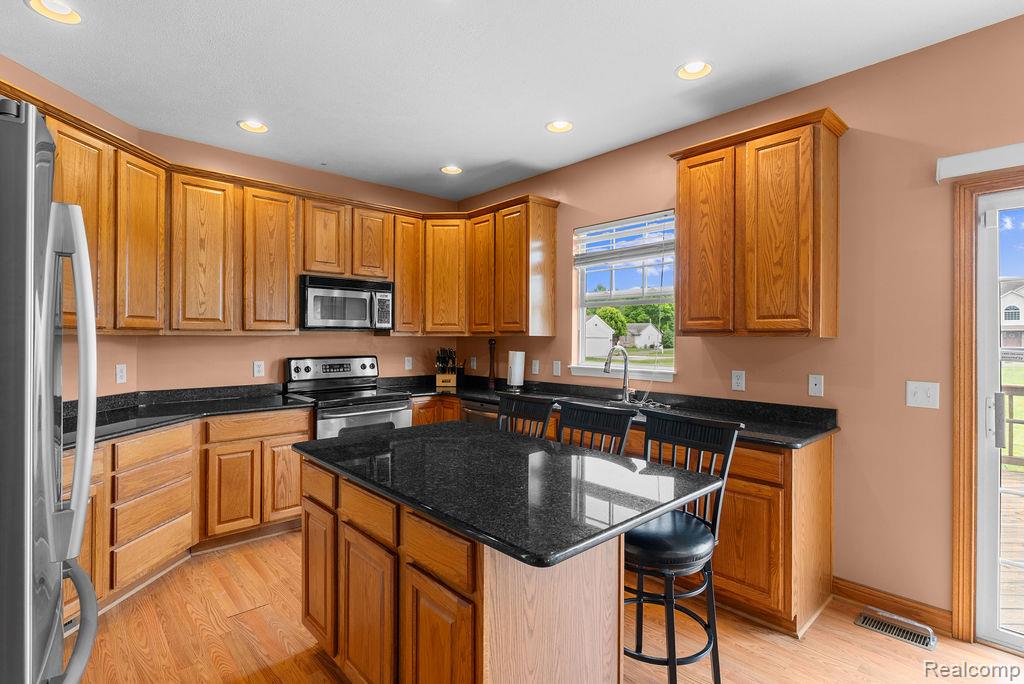 7190 Westminster Circle, Grand Blanc, MI 48439 — Photo 16