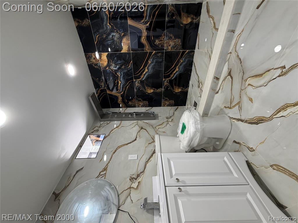 6760 Warwick Street, Detroit, MI 48228 — Photo 29