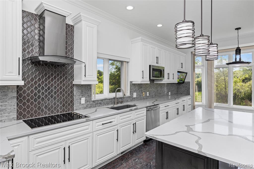 6664 Apple Blossom Trail, West Bloomfield, MI — Photo 14