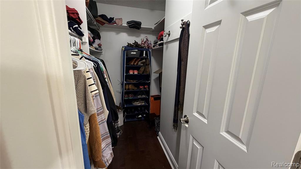 2380 Houghton Hollow Drive, Lansing, MI 48911 — Photo 31