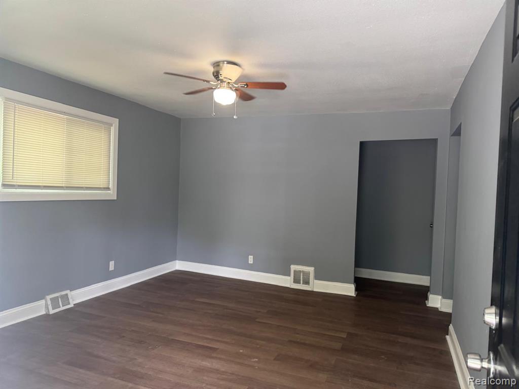 4402 Crissman Street, Flint, MI 48505