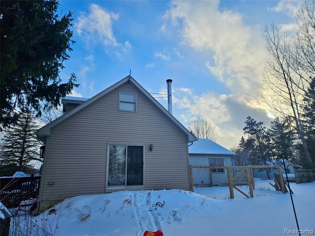 283 E Millington Road, Mayville Vlg, MI 48744 — Photo 2