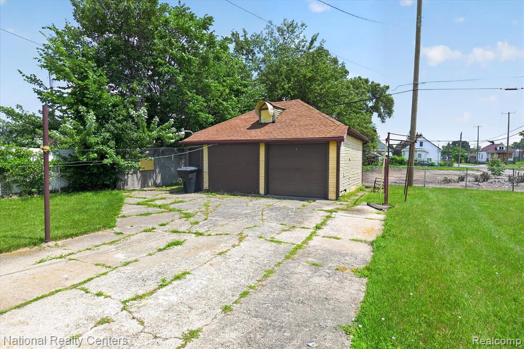 13814 Newbern Street, Hamtramck, MI 48212 — Photo 41