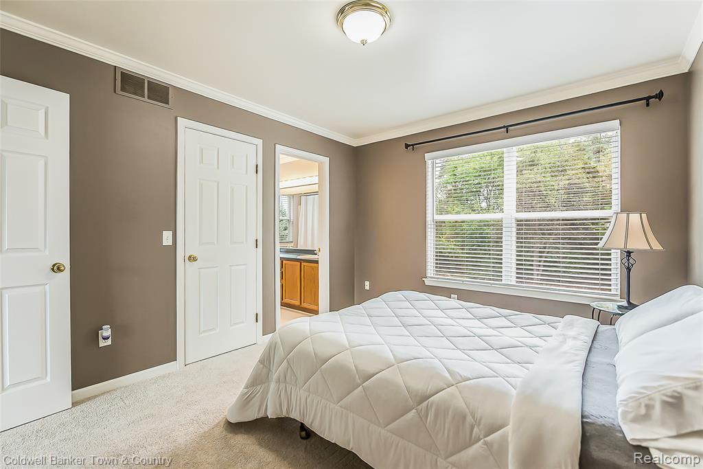 9344 Huron Park Drive, Brighton, MI 48116 — Photo 21