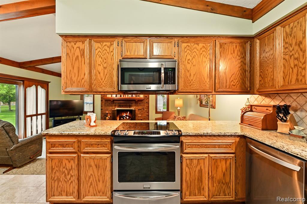 47296 SANBORN Drive, Macomb, MI 48044 — Photo 8