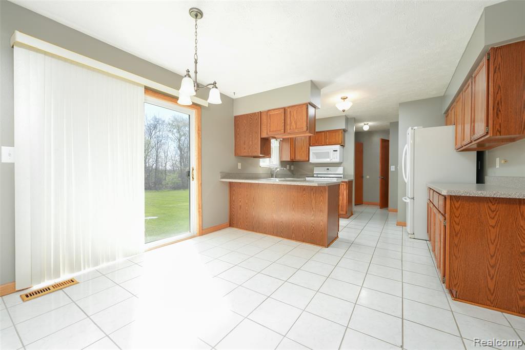 11891 Post Lane, South Lyon, MI 48178 — Photo 14