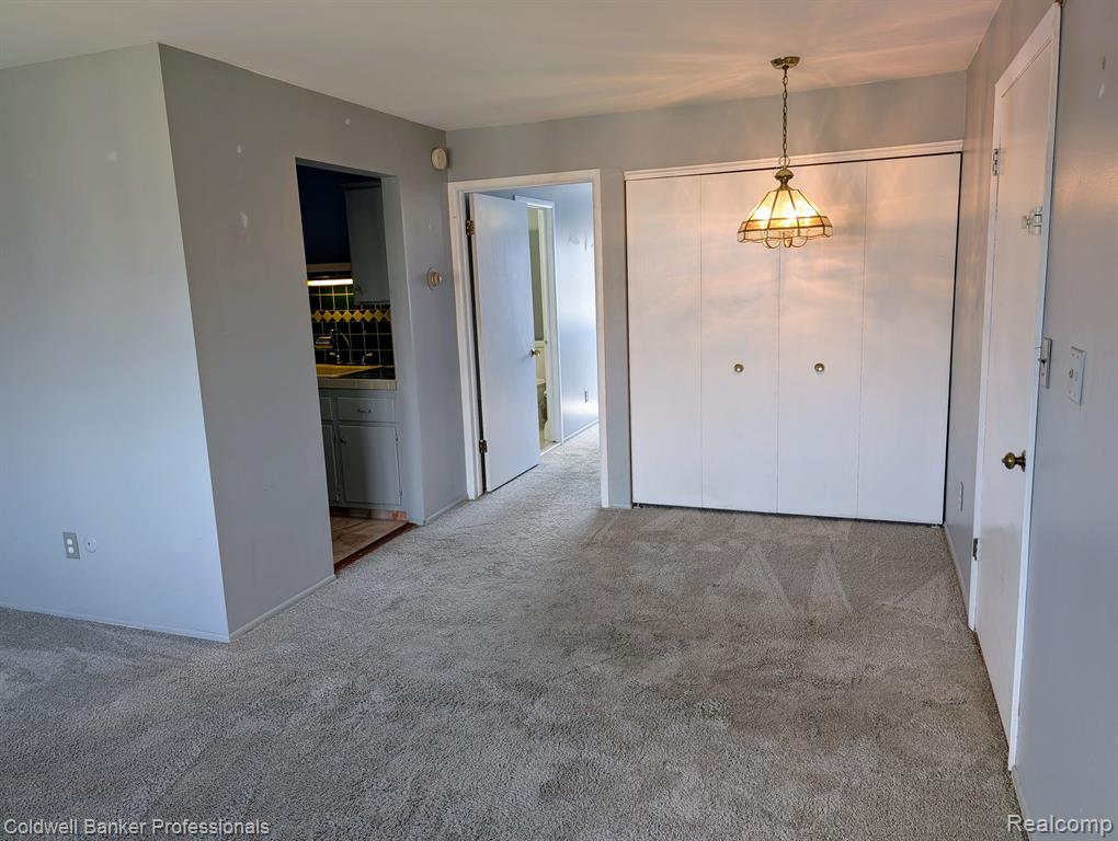 31831 GRAND RIVER Avenue, 98, Farmington, MI 48336 — Photo 7