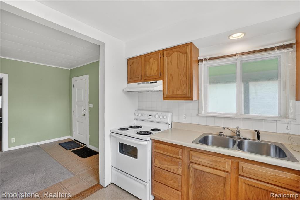 120 S Miami Street, St. Charles, MI 48655 — Photo 8