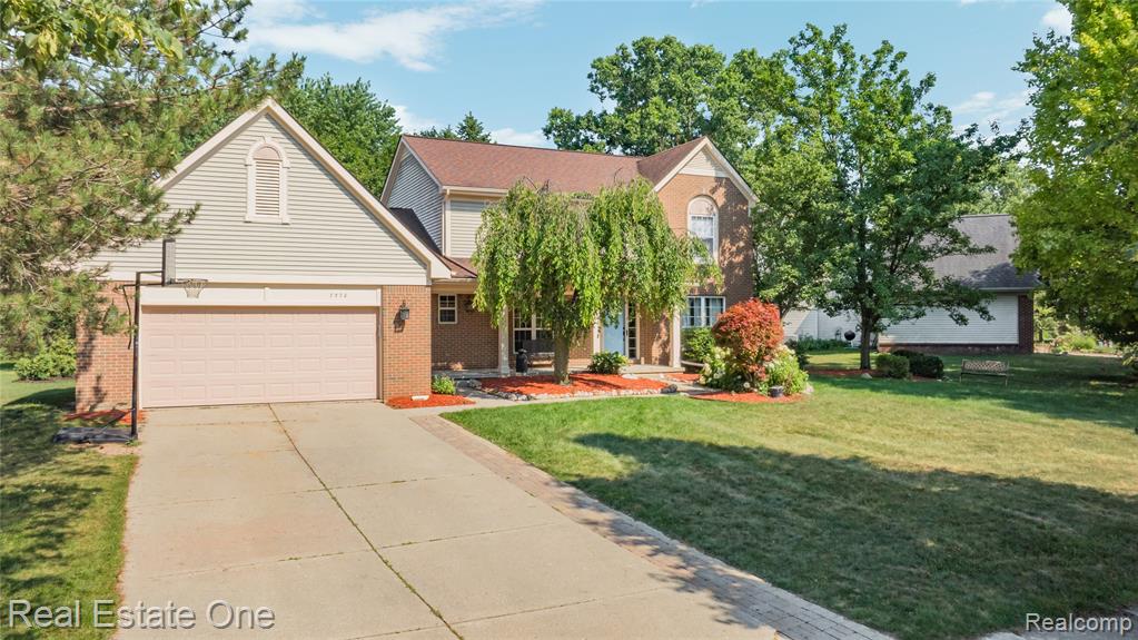7570 Greenway Lane, West Bloomfield, MI 48324 — front exterior
