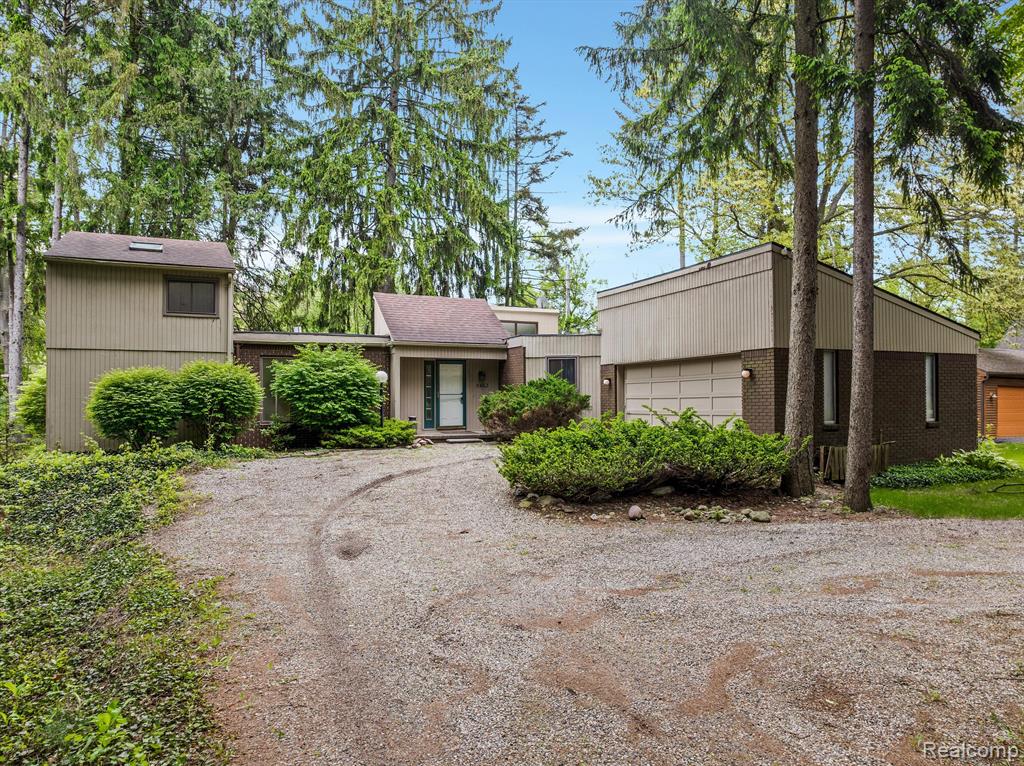 5462 BOYNE HIGHLAND Trail, Clarkston, MI 48348 — Photo 2