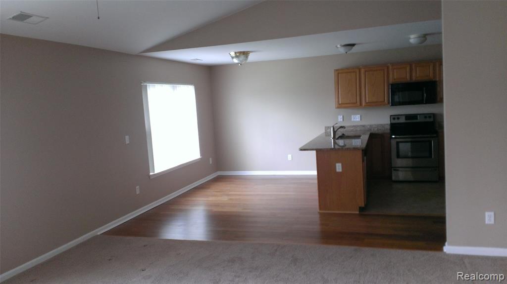 42262 Hanover Drive, Belleville, MI 48111 — Photo 4