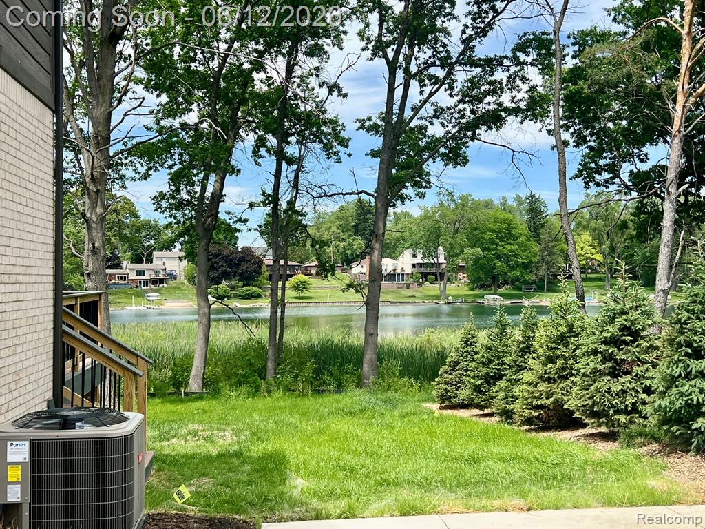 2934 W Walton Boulevard, Waterford, MI 48329 — Photo 7