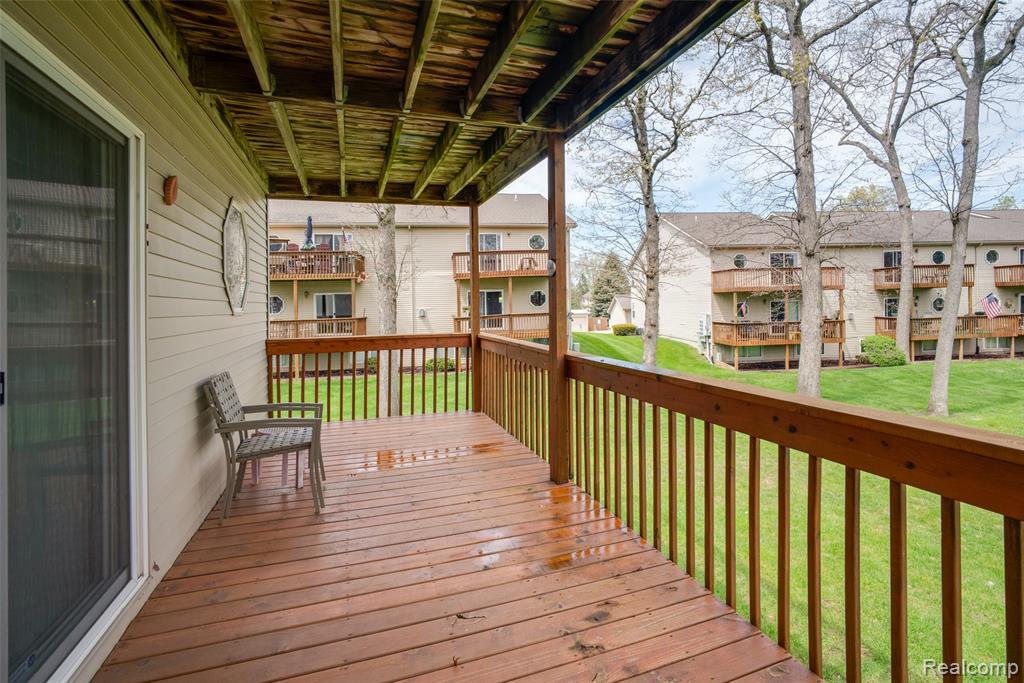 5026 Harbor Oak Drive, Waterford, MI 48329 — Photo 4