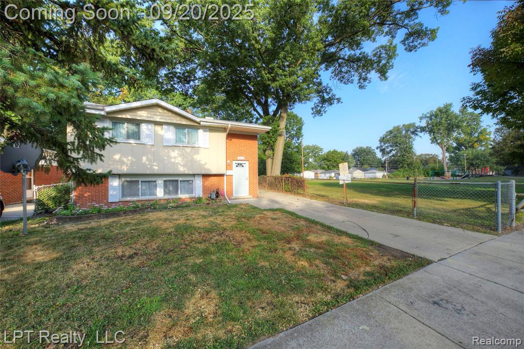 4476 Weddel Street, Dearborn Heights, MI 48125 — Photo 2