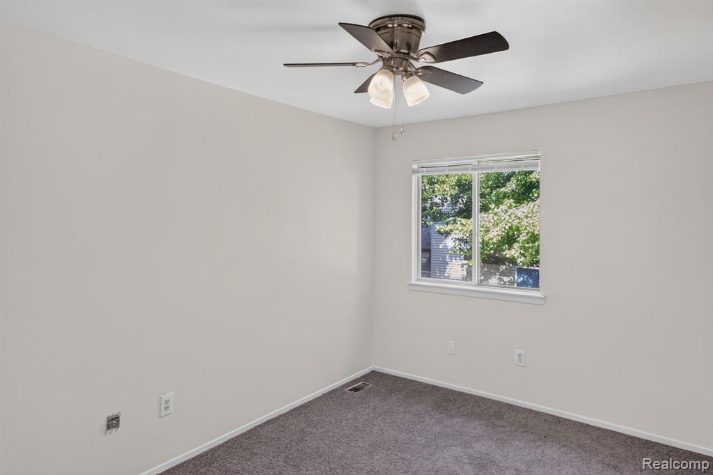 6384 Hunter Pointe Street, Westland, MI — Photo 14