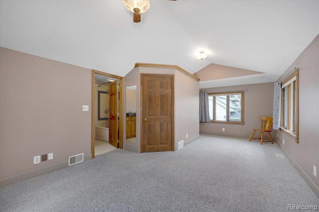 10352 HEGEL Road, Goodrich Vlg, MI — Photo 20