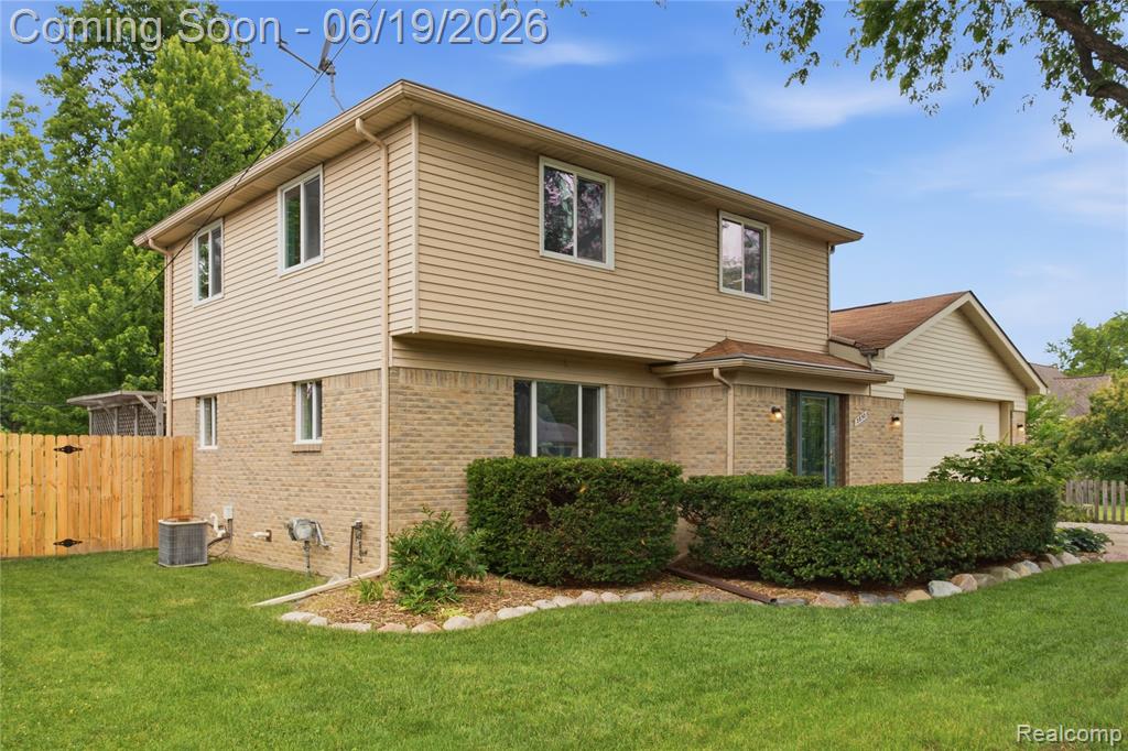 2850 Elmwood Avenue - Photo 2