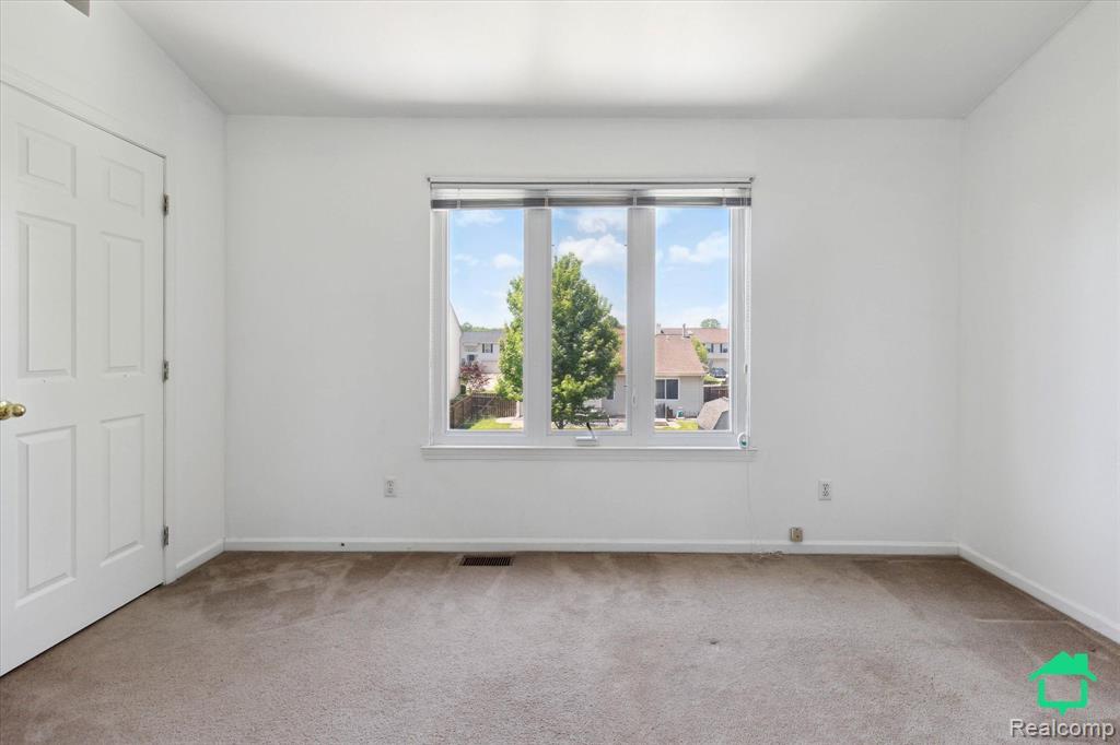 7458 Knollwood Drive, Ypsilanti, MI 48197 — Photo 15