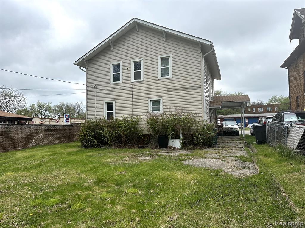 671 W HURON Street, Pontiac, MI 48341 — Photo 2