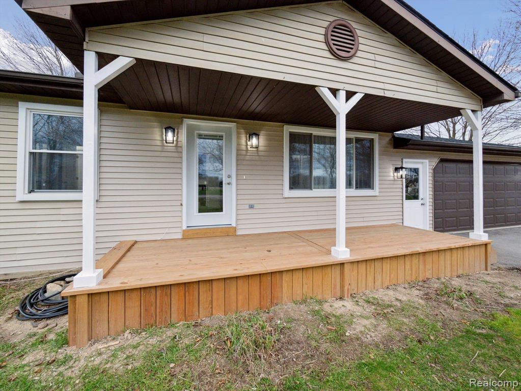 5469 HOGBACK Road, Fowlerville, MI 48836 — Photo 4