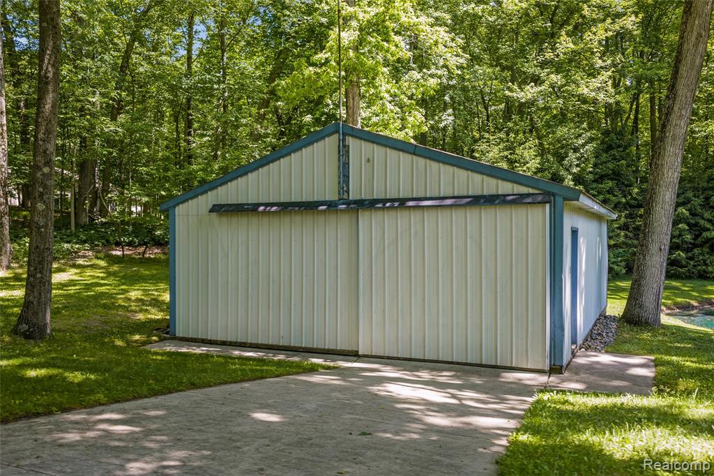 10100 Bridge Lake Road, Clarkston, MI 48348 — Photo 25