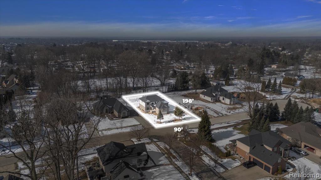 49585 White Mill Drive, Utica, MI 48317 — Photo 2