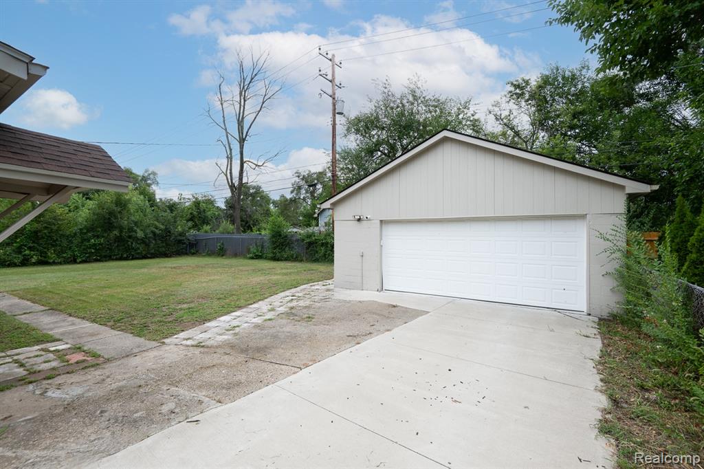 21059 Westview Avenue, Ferndale, MI 48220 — Photo 16