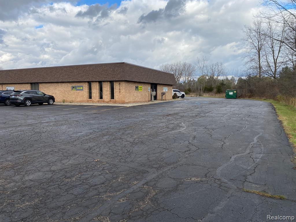 8145 S SAGINAW Street, Grand Blanc, MI 48439 — Photo 4