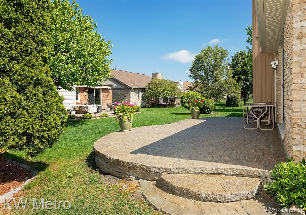 41667 WESTBURY Lane, Clinton Twp, MI 48038 — Photo 36