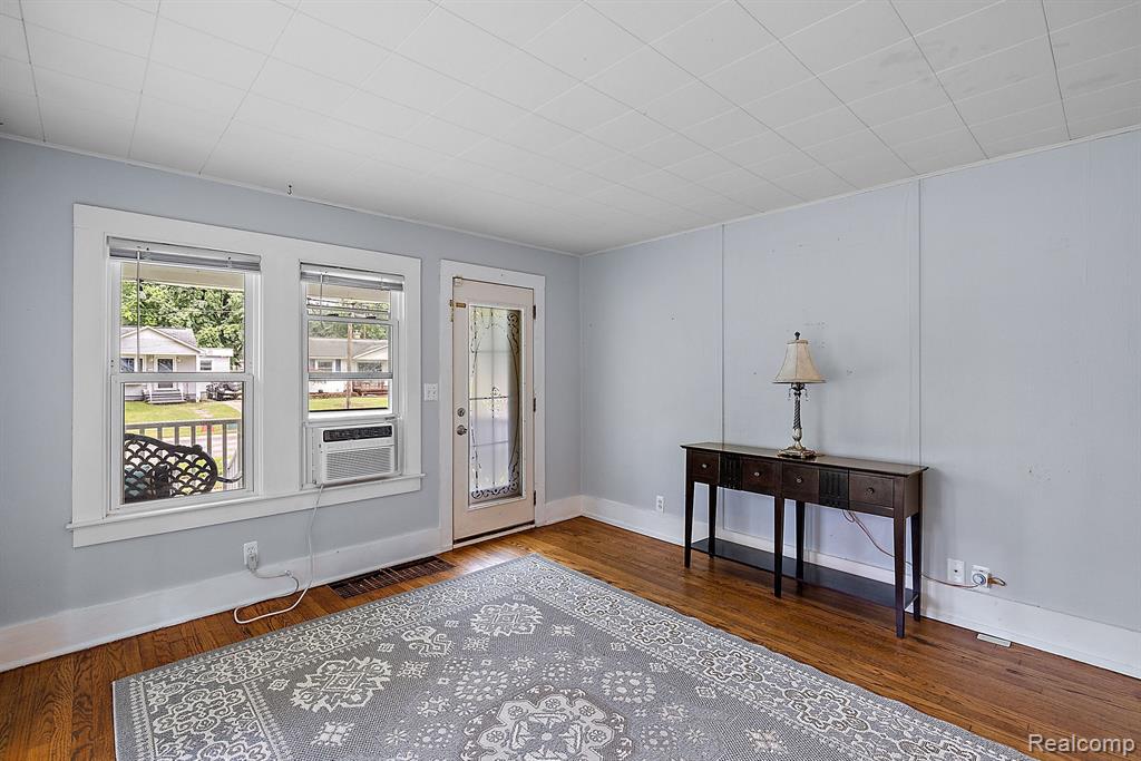 536 ATWATER Street, Lake Orion, MI 48362 — Photo 8