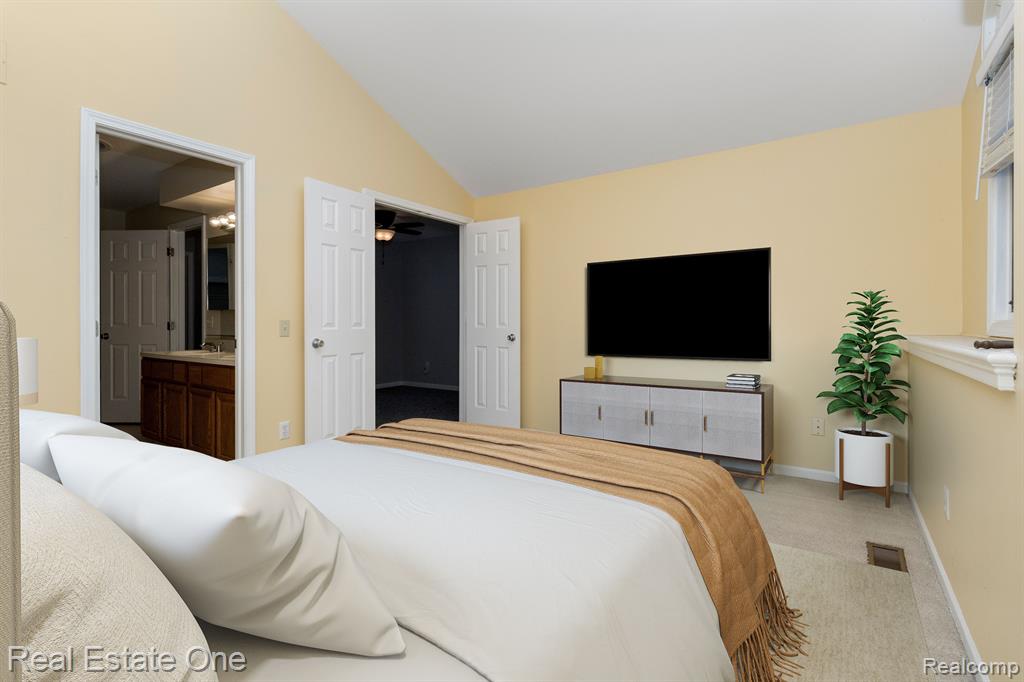 678 SUMMIT RIDGE Drive, Milford, MI 48381 — Photo 15