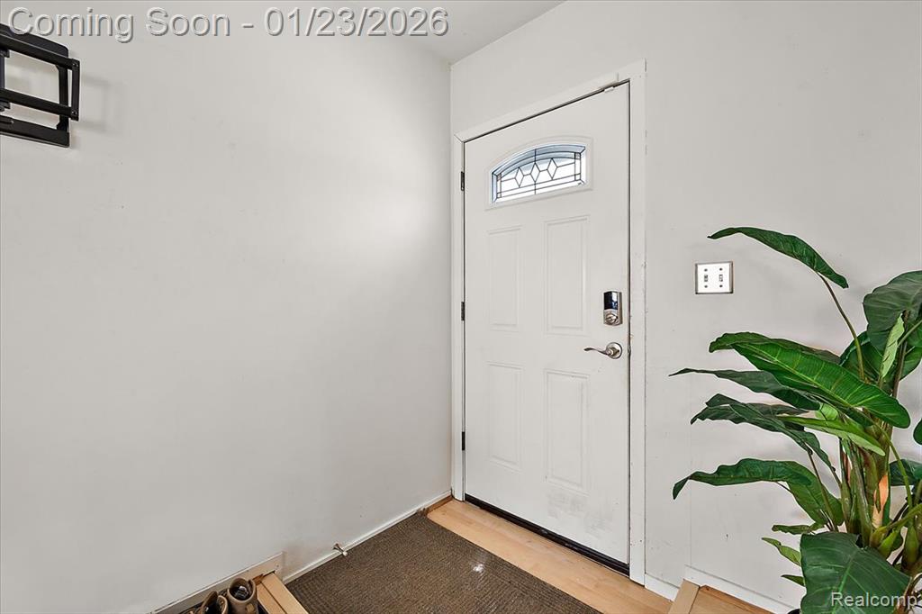 6823 Engleman, Center Line, MI 48015 — Photo 5
