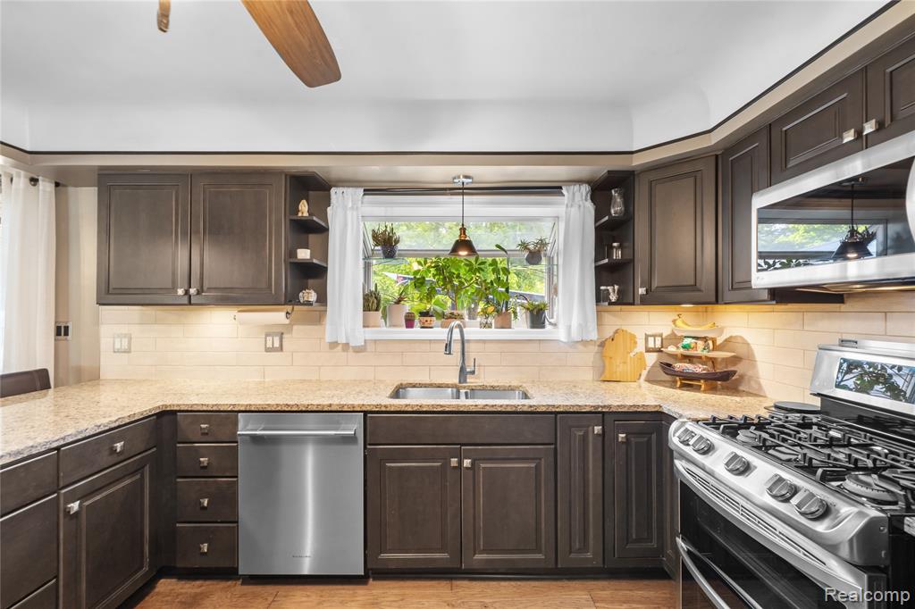 7125 Highview Street, Dearborn Heights, MI 48127 — Photo 13