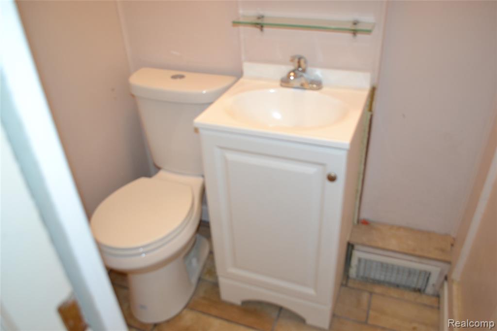 5084 Lennon Road, Flint, MI 48507 — Photo 10