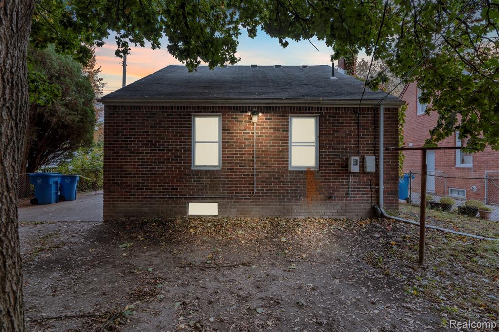 8038 Riverdale Street, Dearborn Heights, MI 48127 — Photo 29