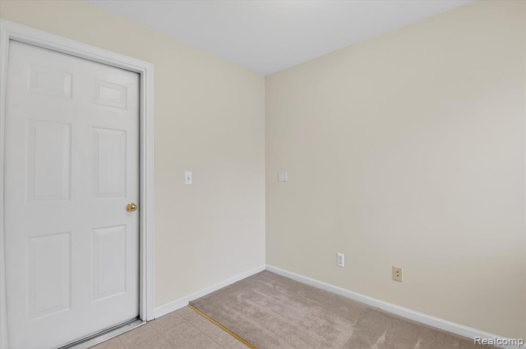 41602 Hamlet Lane, Novi, MI — Photo 29