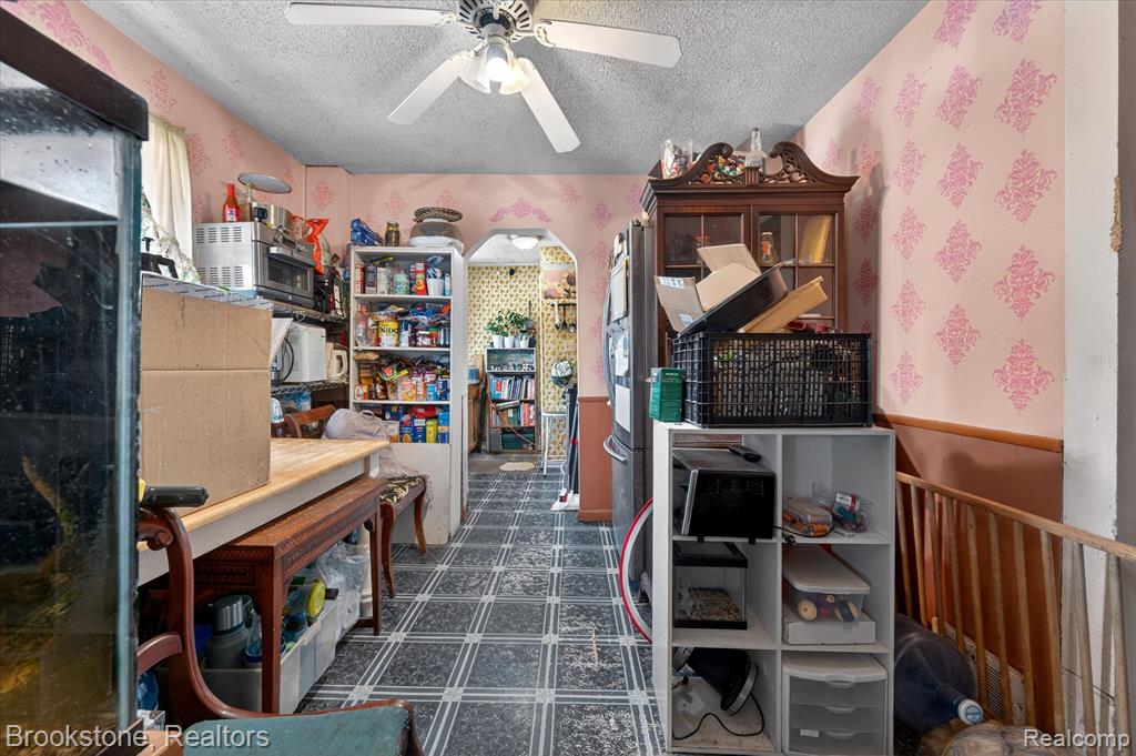 6027 Peck Avenue, Warren, MI 48092 — Photo 10