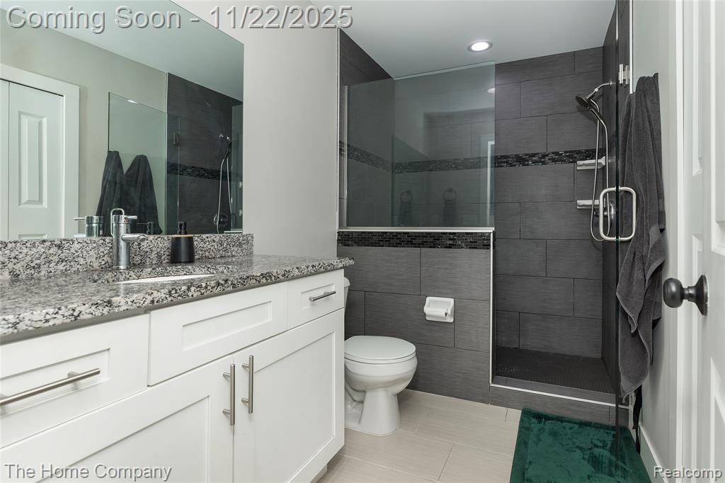 1226 E Bernhard Avenue, Hazel Park, MI 48030 — Photo 24