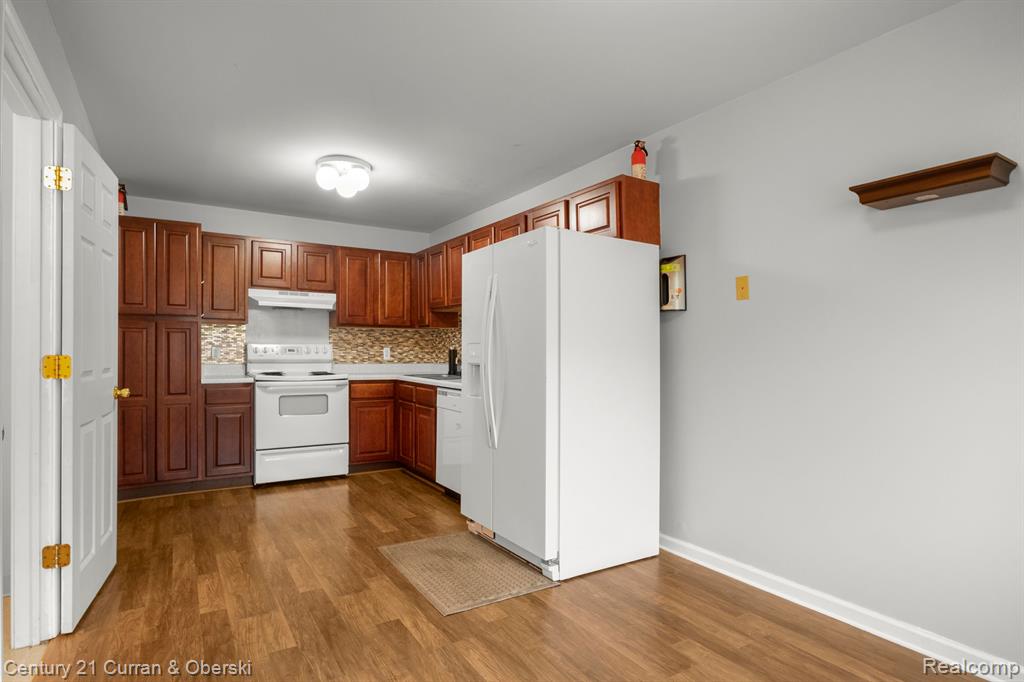16201 TERRACE VILLAGE Drive, Taylor, MI 48180 — Photo 10