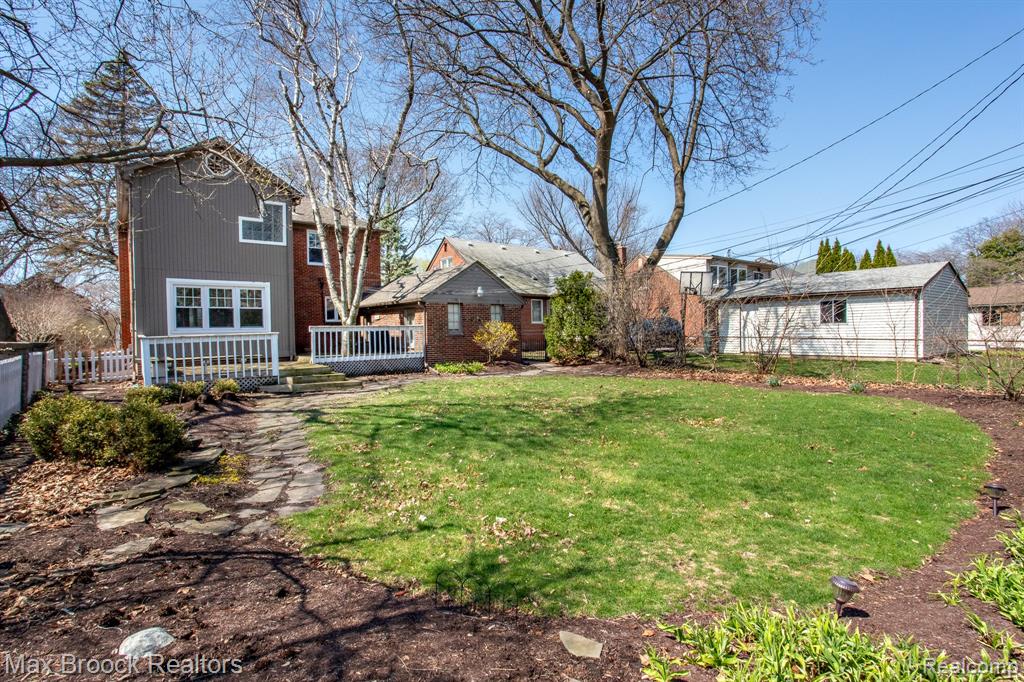 26614 Humber Street, Huntington Woods, MI — Photo 52